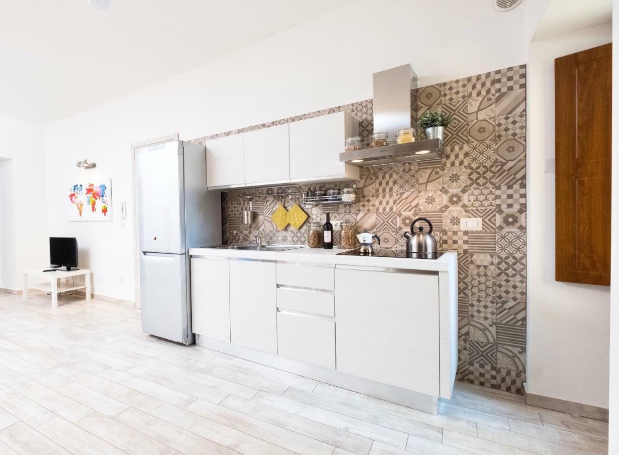Apollo Home Катания Екстериор снимка