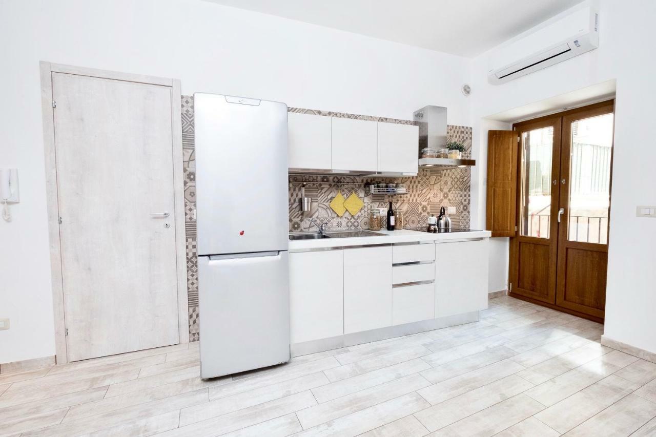 Apollo Home Катания Екстериор снимка