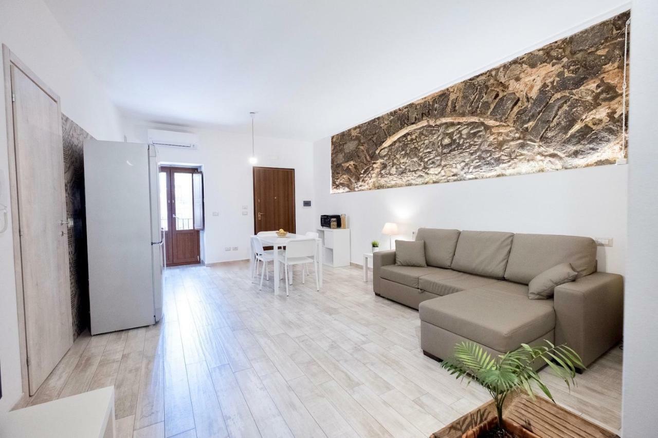 Apollo Home Катания Екстериор снимка